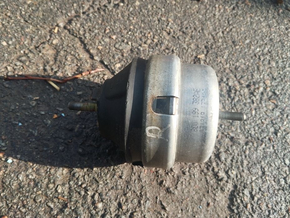 Подушка двигателя audi a4 B6 b7
