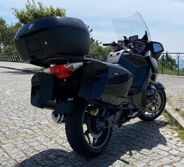 BMW R1200rt preta.