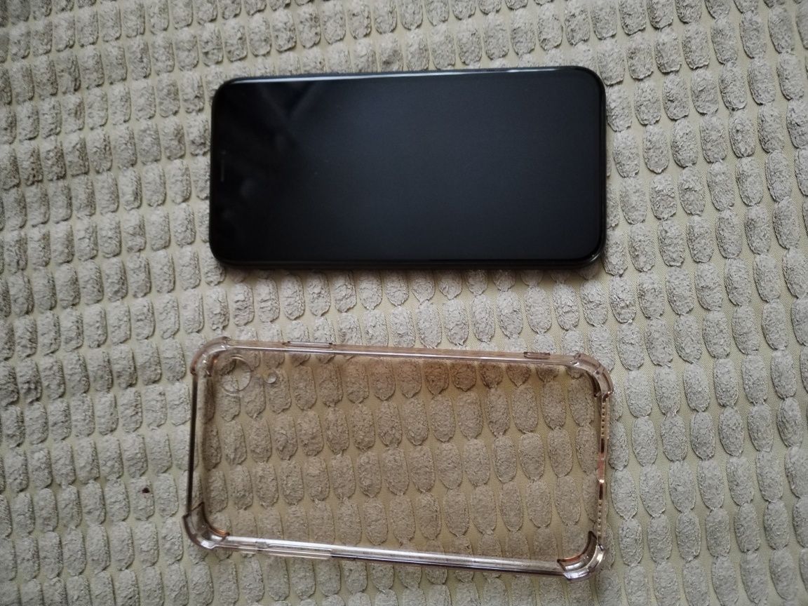 iPhone XR czarny