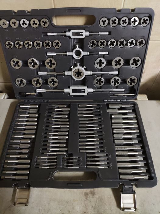 Kit de roscas ( machos e caçonetes ) com 110 peças novo.