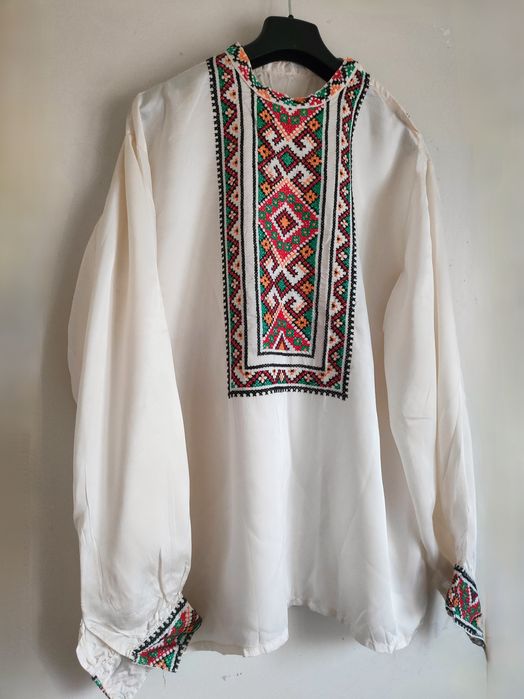 Сорочка чоловіча, ручна  вишивка.