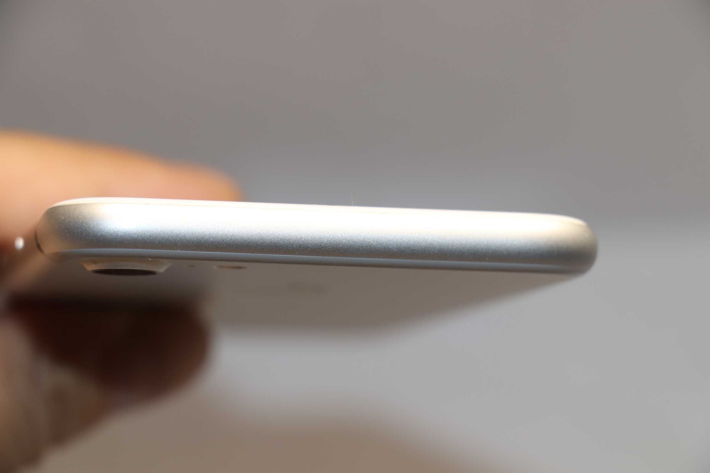 Apple iPhone 7 128GB Silver, идеальное состояние, АКБ 86%! neverlock