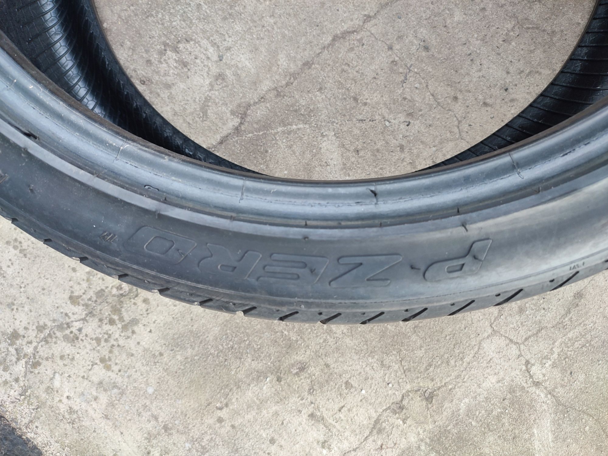 Шини 255/35 R20 Pirelli P Zero