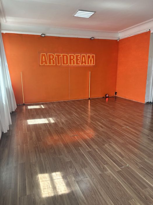 Здам Танцювальний зал погодинно у Центрі м. Дніпро, 100м 80 та 60м