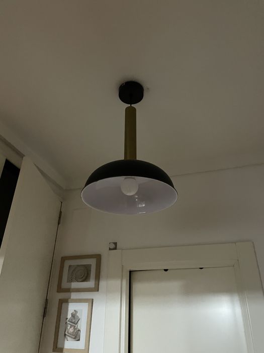 Candeeiro preto com cabo dourado(2 iguais)