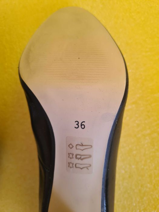 NOWE, klasyczne, czarne czółenka, Emis PL - skóra, roz. 36,