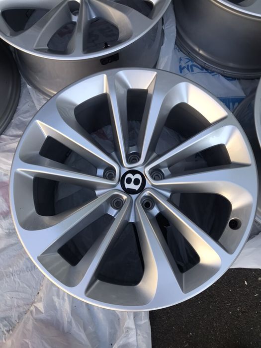 Диски оригинальные Bentley Bentayga R21. 5/130 . 10J