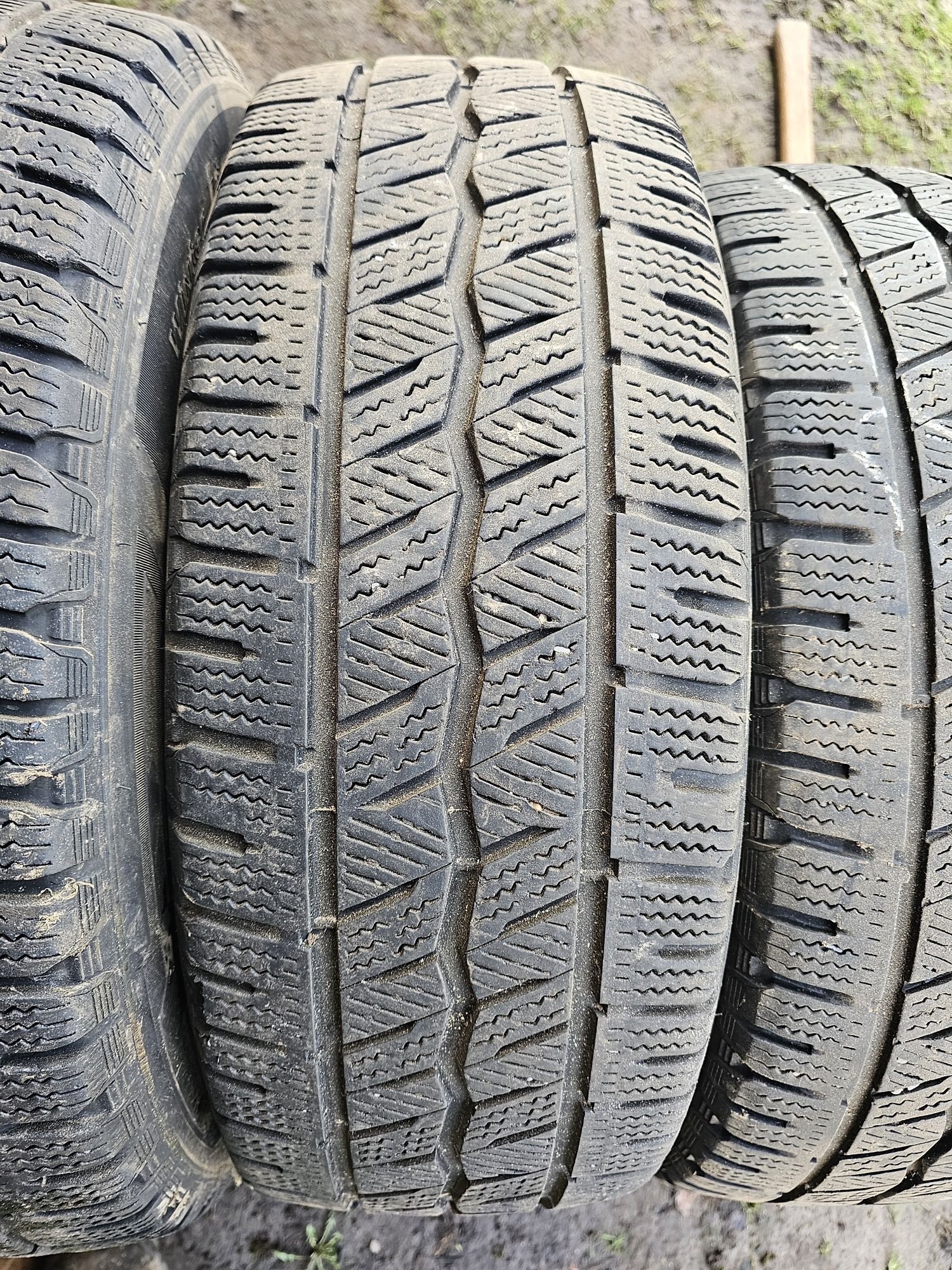 Opony zimowe Hankook 215/65R16C 106/104T