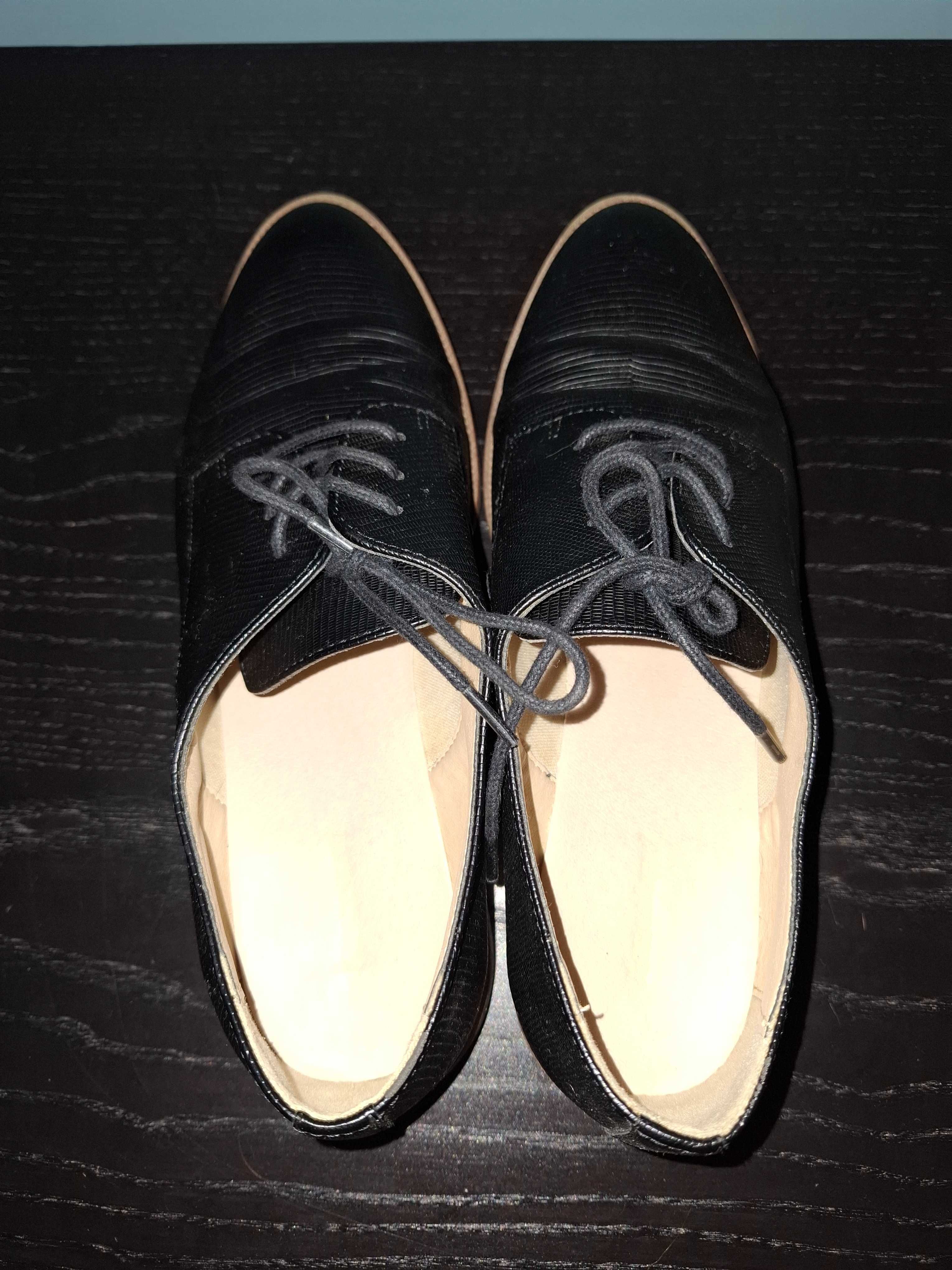 Mocassins pretos