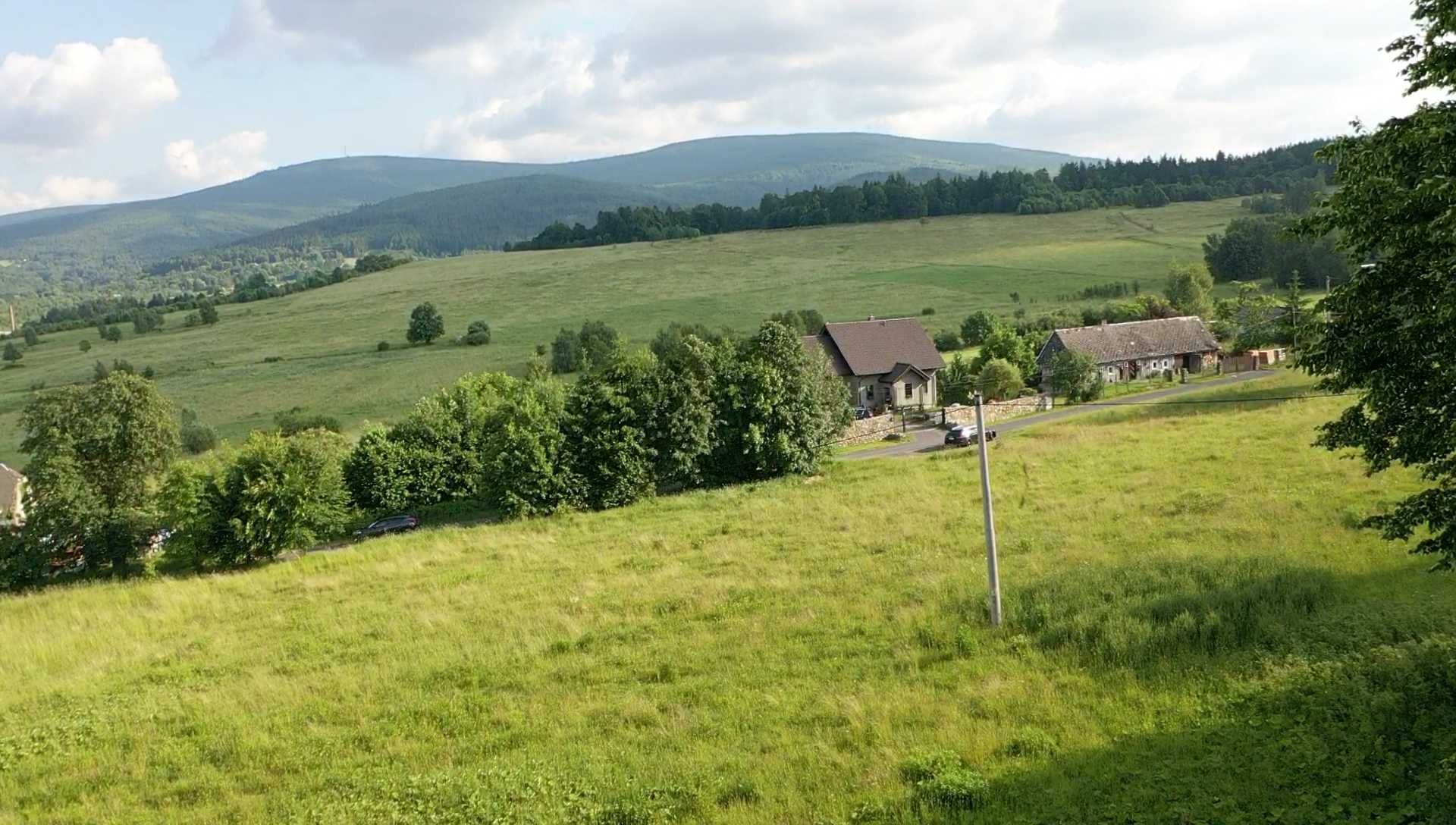 Działka budowlana Pobiedna Hetmańska widok Stóg Izerski Świeradów Zdr.