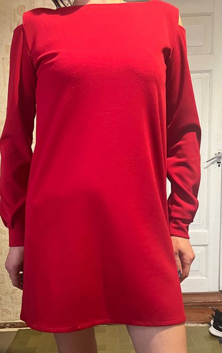 Сукня червоного кольору
