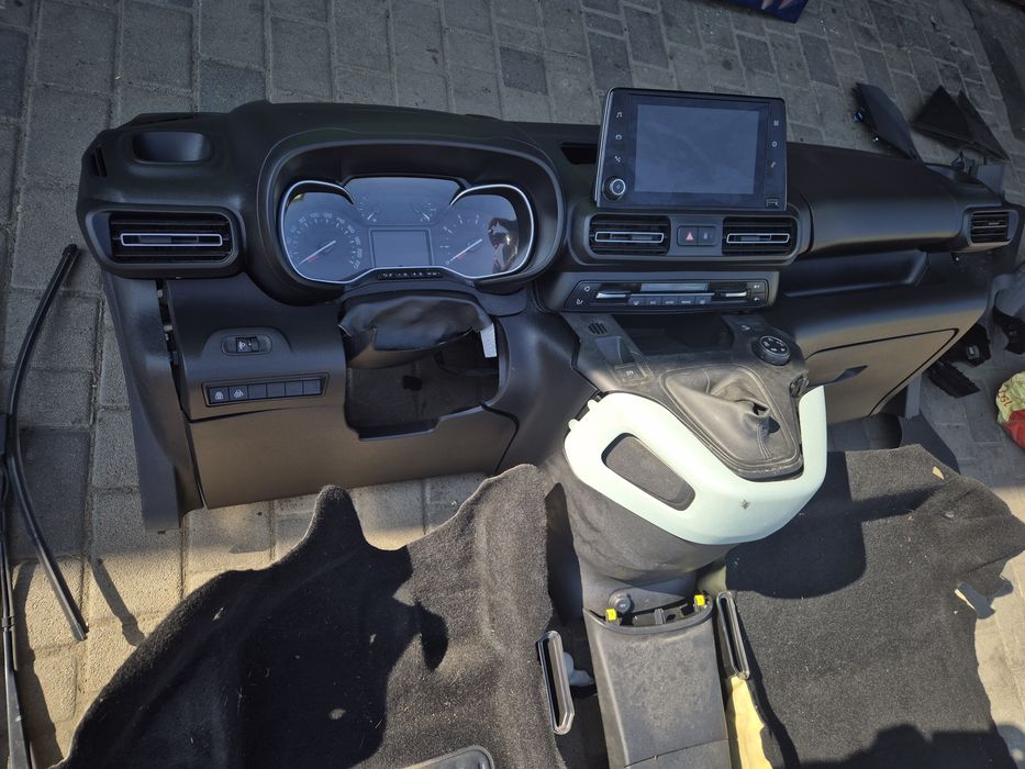 Комплект переобладнання англійця Citroen Berlingo 2021.