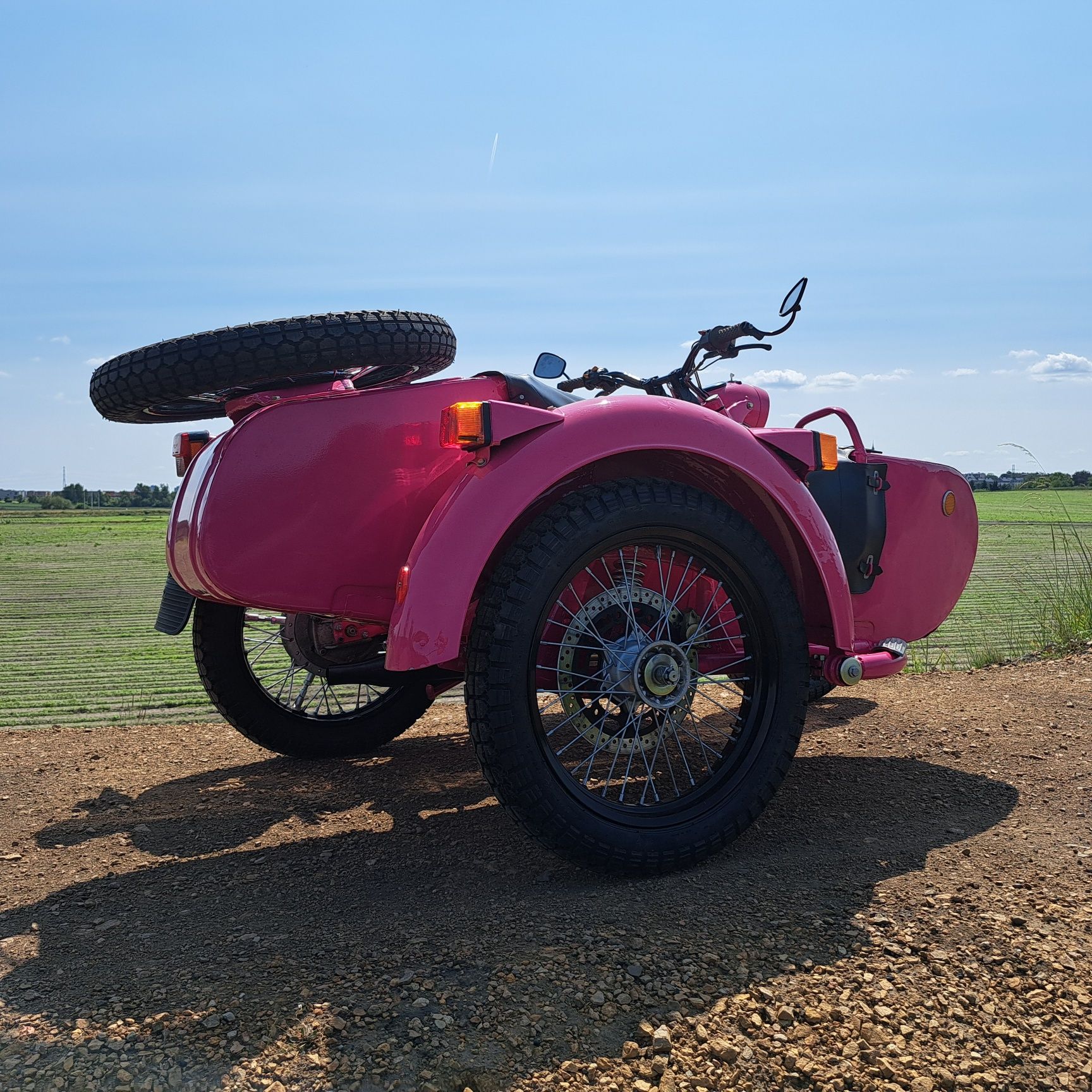 Motocykl z wózkiem bocznym. Dniepr ,ural ,m72,bmw r 100 , bmw r80