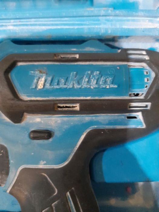 Продам инсирумент шуруповерт.