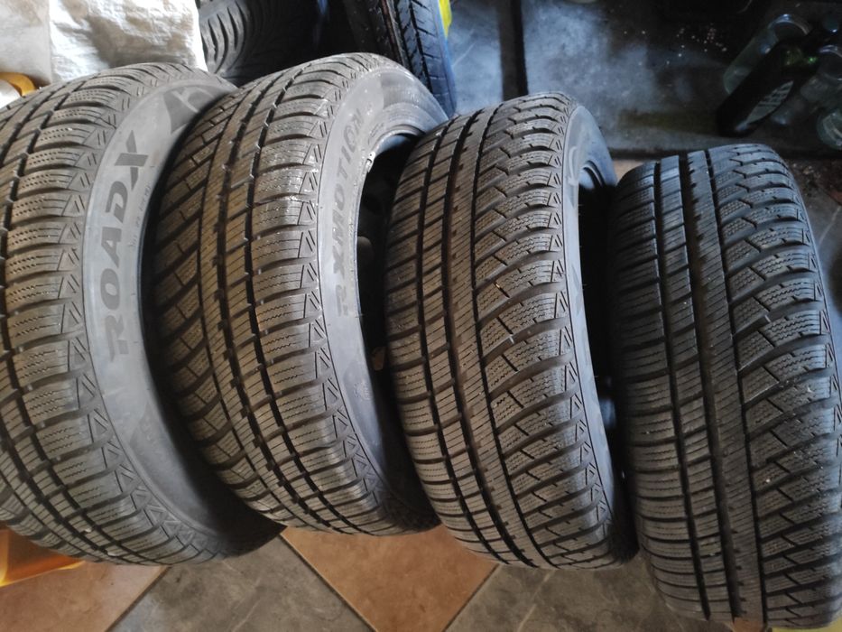 Felgi 4x114.3 oponami całorocznymi Roadx RX Motion 4S 195/60R15 88 H