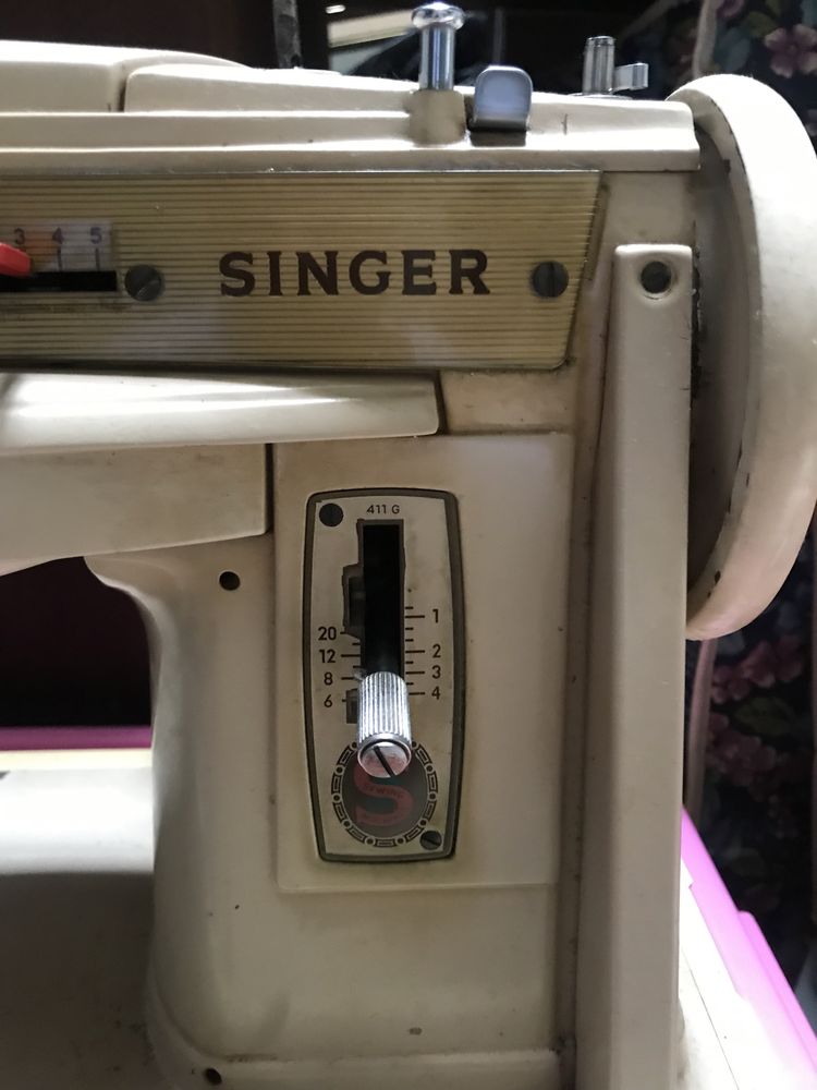 Máquina de costura Singer 411 G