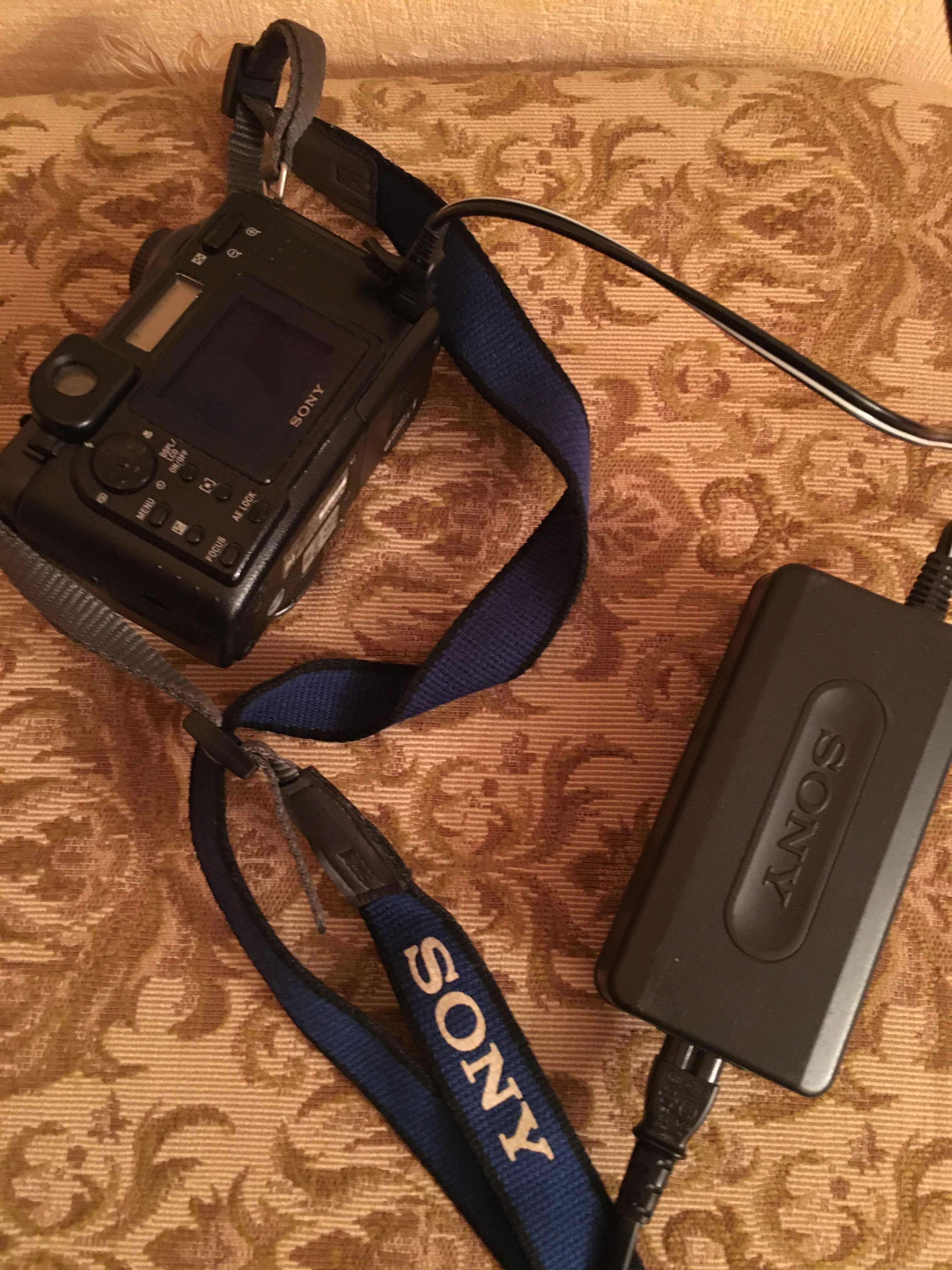 Цифровой фотоаппарат SONY DSC-S85