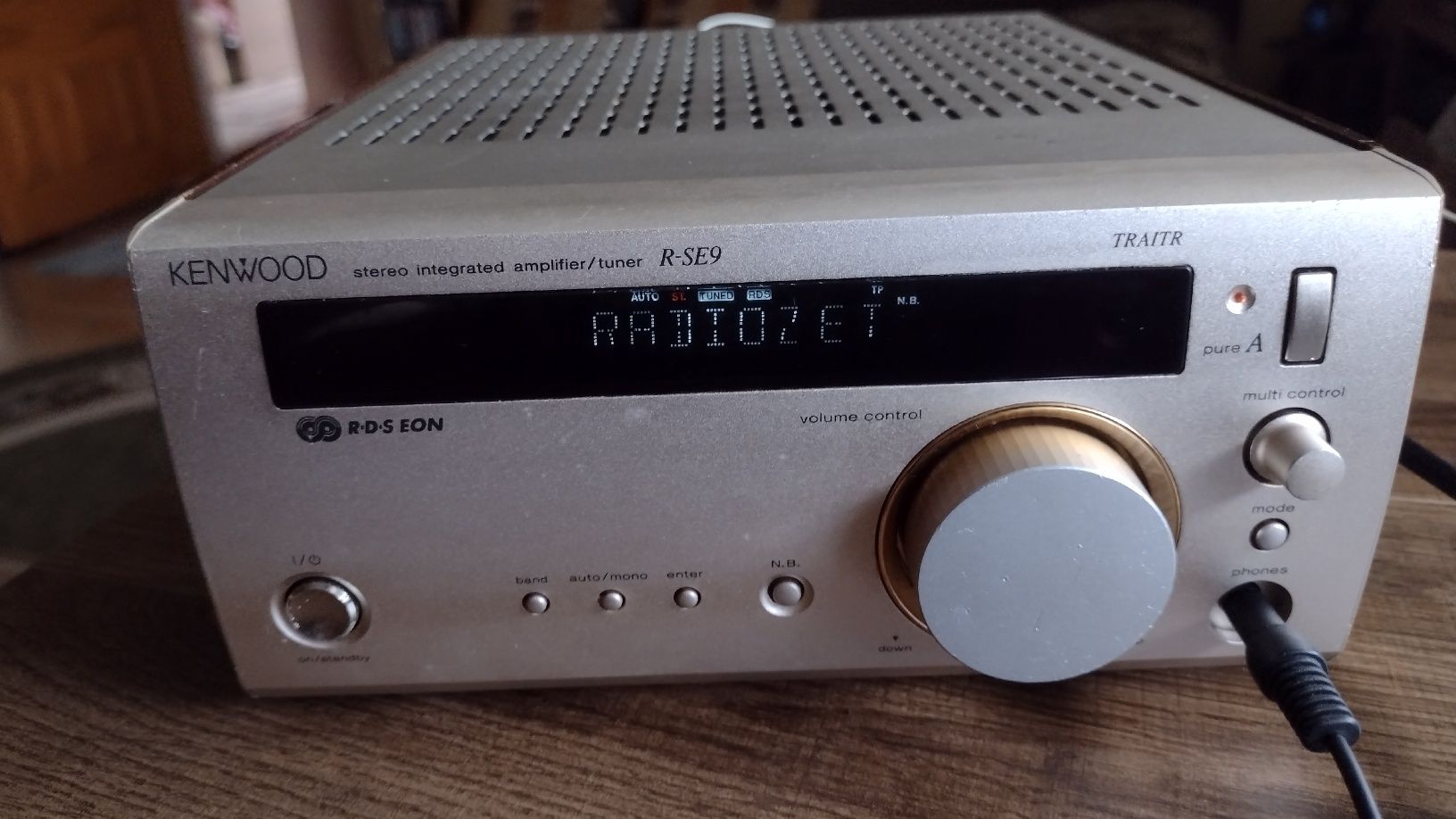 Amplituner Kenwood R-SE 9