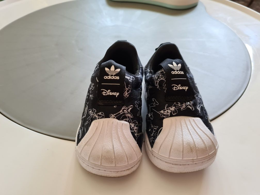 Ténis Adidas Disney