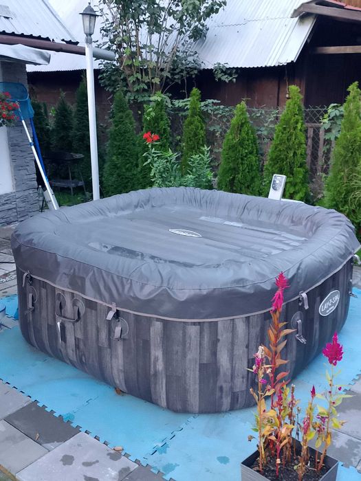 Jacuzzi LAY-Z-SPA Majorca jak nowe, stan idealny.