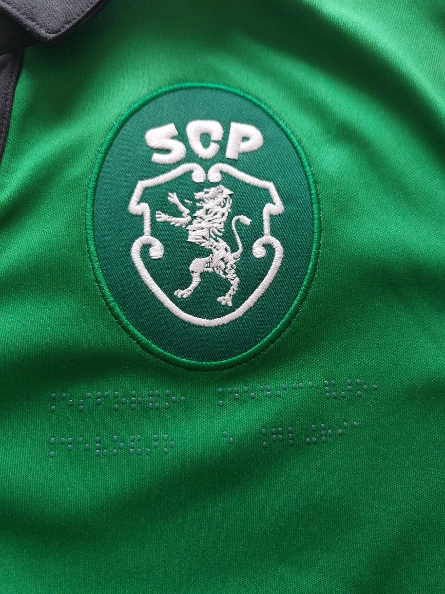 Camisola Sporting assinada pelos jogadores campeões 2020/ 2021