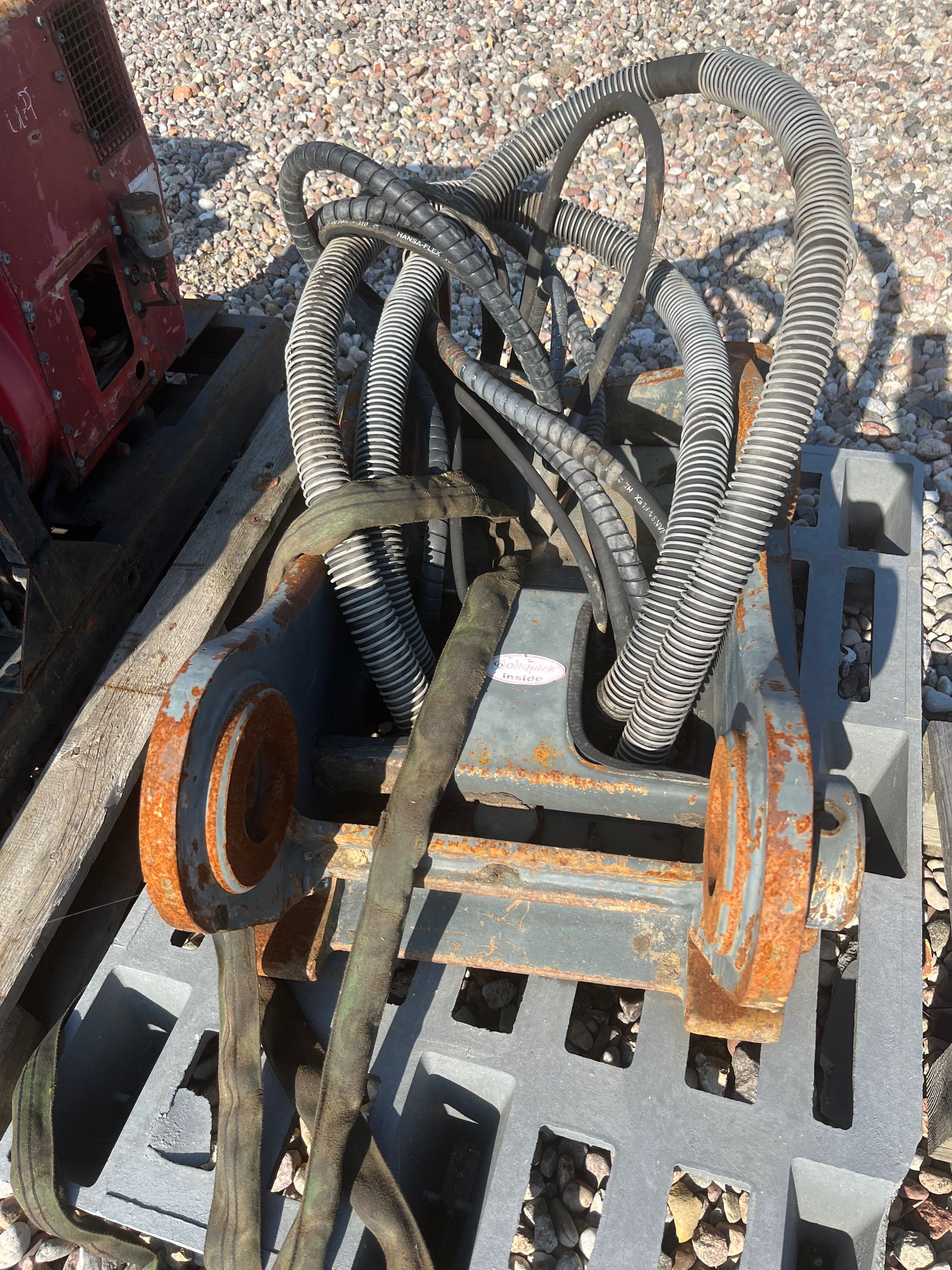 Szybkozłącze OilQuick zdjęte z koparki Komatsu PC240,hydrauliczne