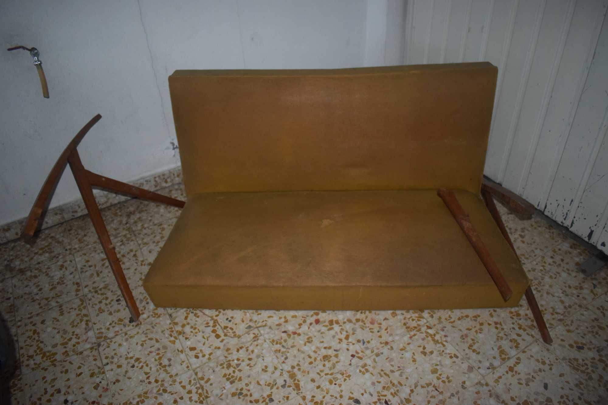 Terno de sofás dos anos 1970