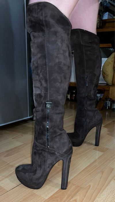 Шикарні італійські чоботи кольору шоколад