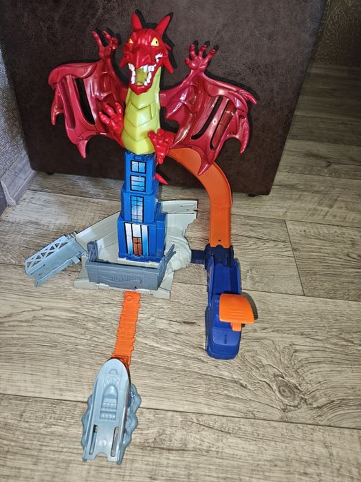 Треки Hot wheels оригинал Дракон, Акула