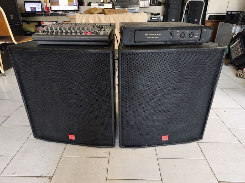 PA completo com Colunas, Mesa de Mistura e Amplificador