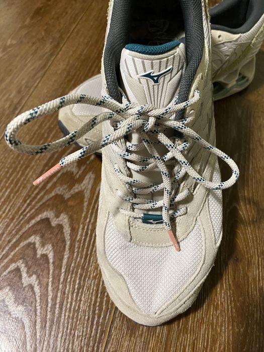 Кросівки  Mizuno чоловічі в хорошому стані