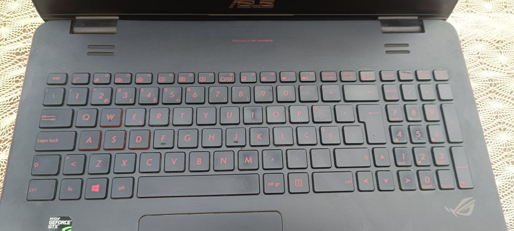 Portatil rog asus