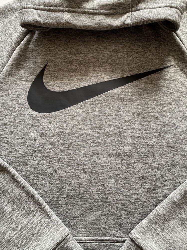 Байка Nike.