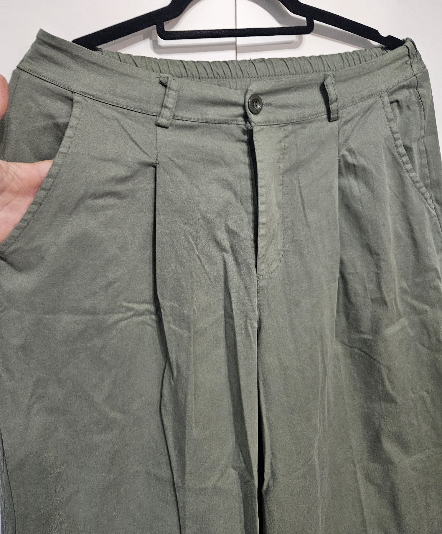 Zielone khaki spodnie Zero Assoluto szerokie