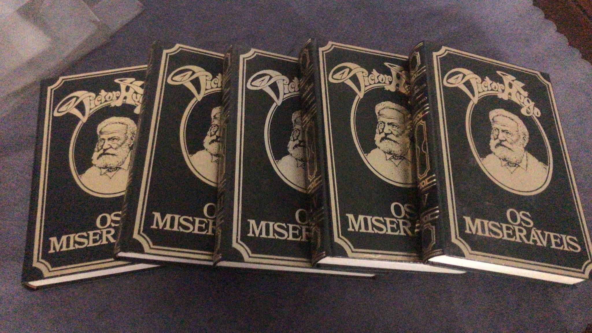 Coleção os miseráveis - 5 volumes - retoques dourados - Como novos