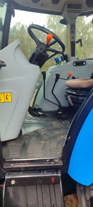 Трактор New Holland TD5.110