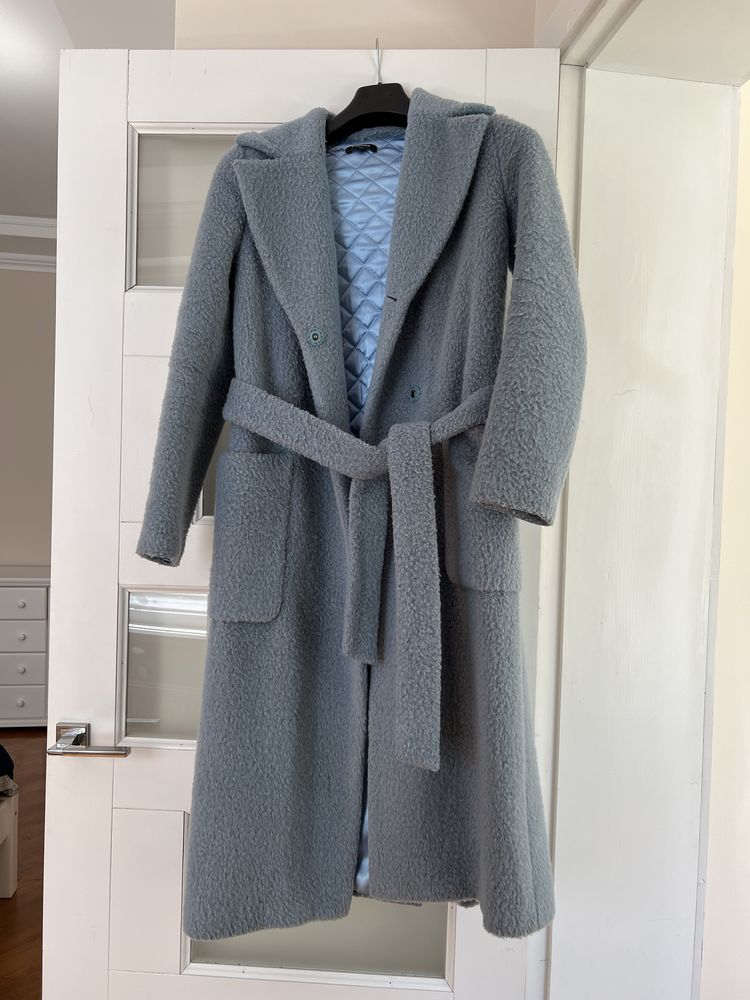 Зимове пальто голубого 40/42 р (Xs/ S)  66% альпака з коміром песець