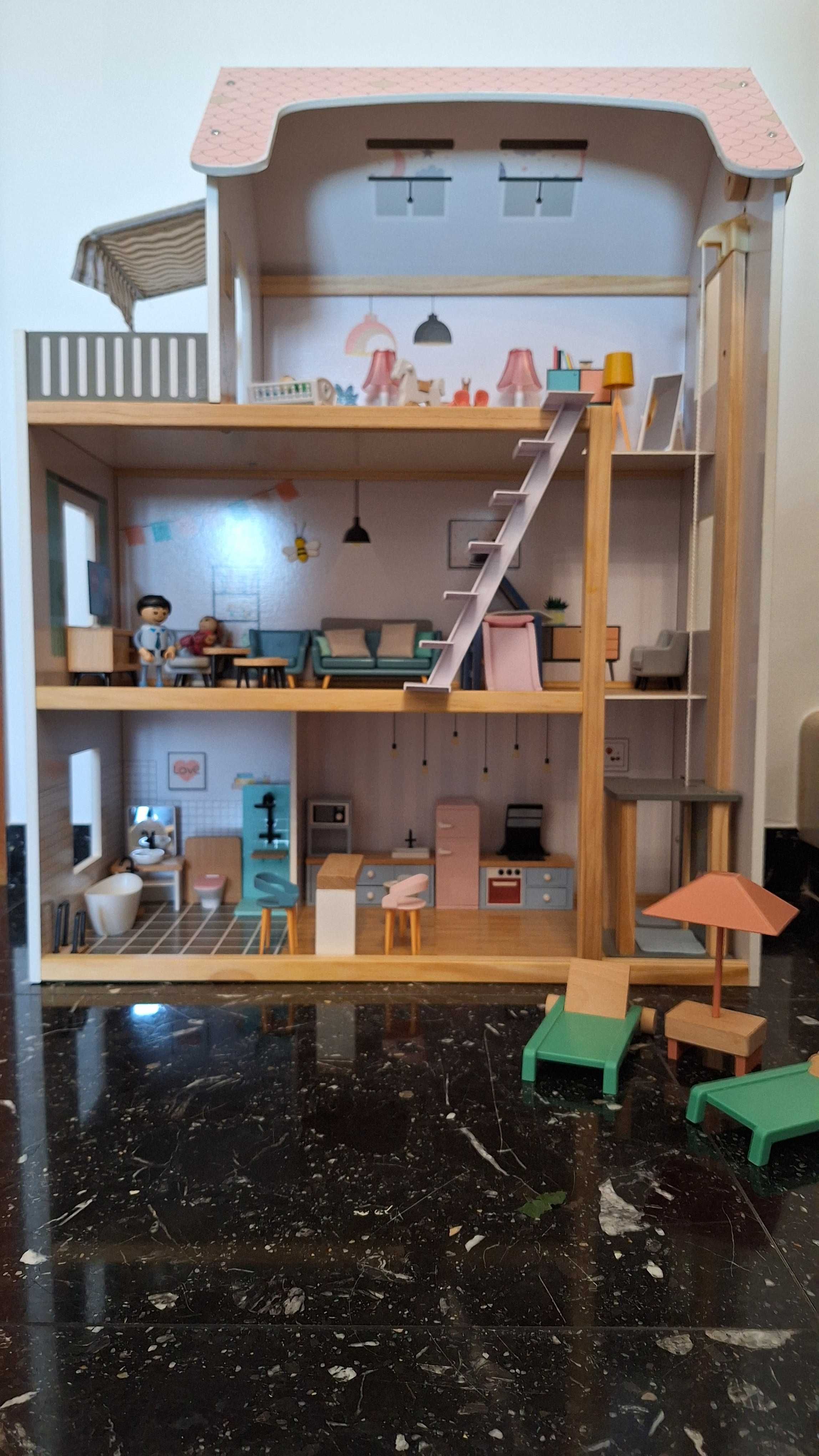 Casa de bonecas + acessórios