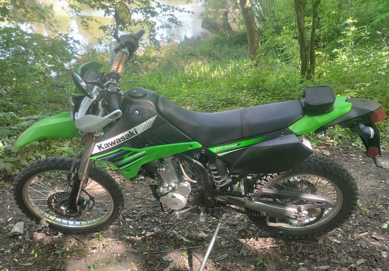 Продам мотоцикл Kawasaki klx 250