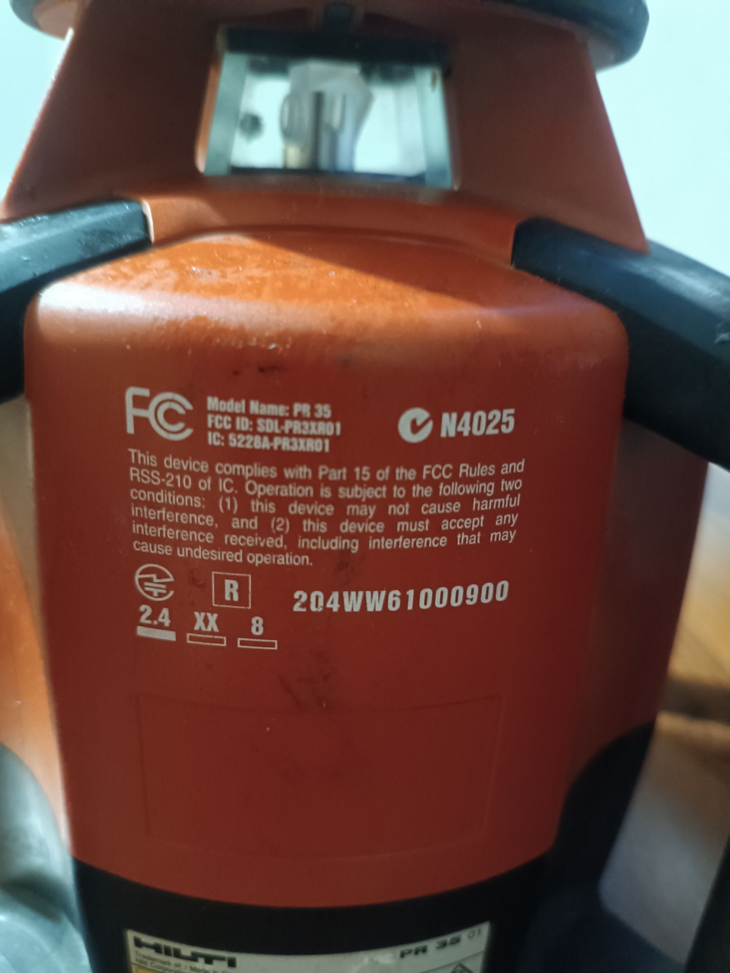 Продам Ювелирный лазерный уровень  HILTI PR 35