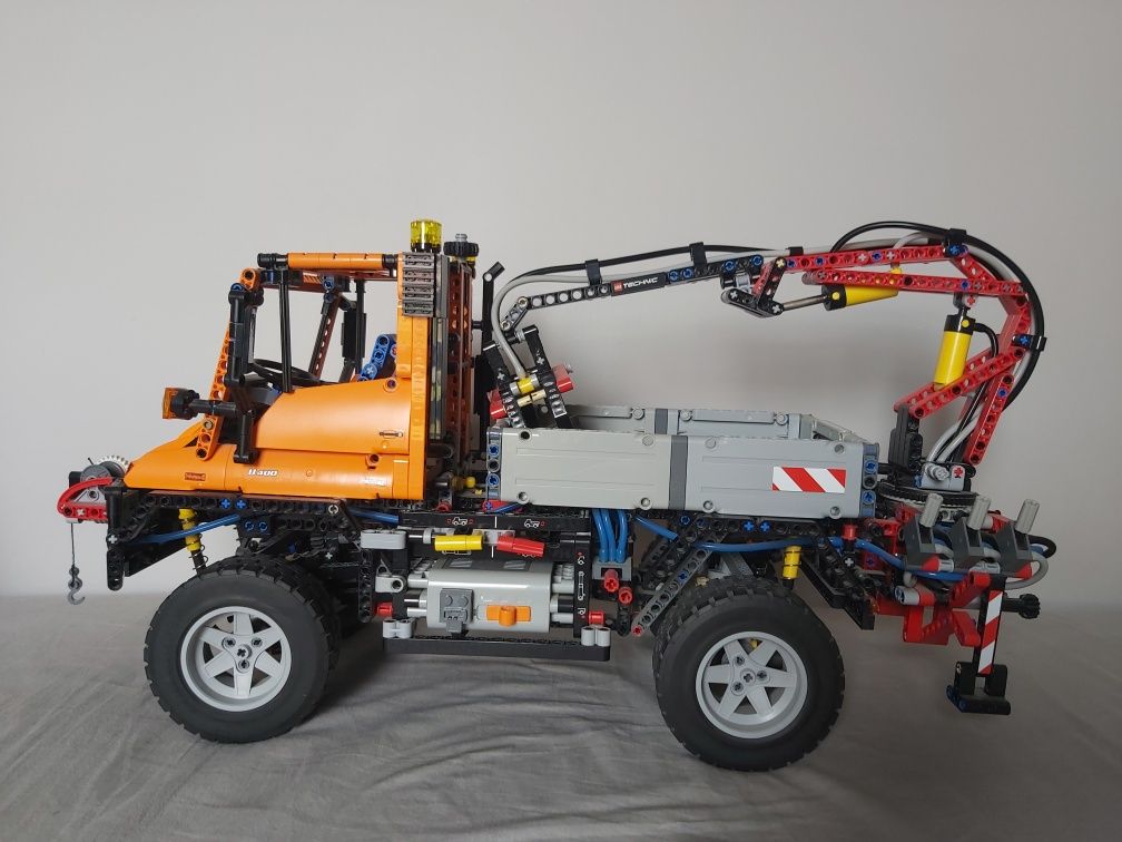 Lego Technic 8110 Unimog Mercedes U400