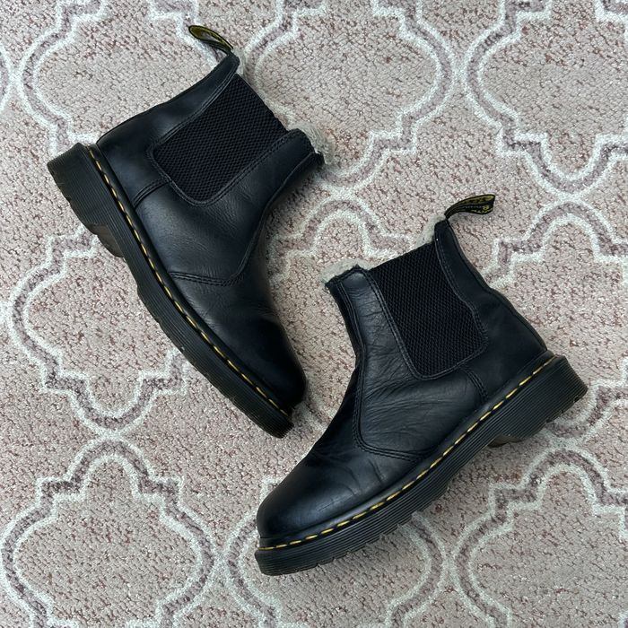 Buty Dr. Martens Leonere faux fur chelsea boots botki zimowe skórzane