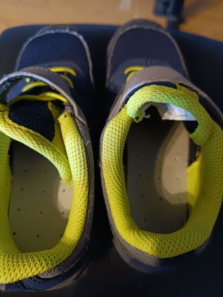 Buty chłopięce, adidasy, półbuty quechua Decathlon