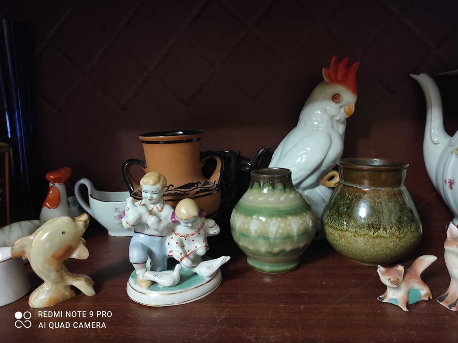 Статуэтки ссср Дети и др. , вазочки майолика и др.