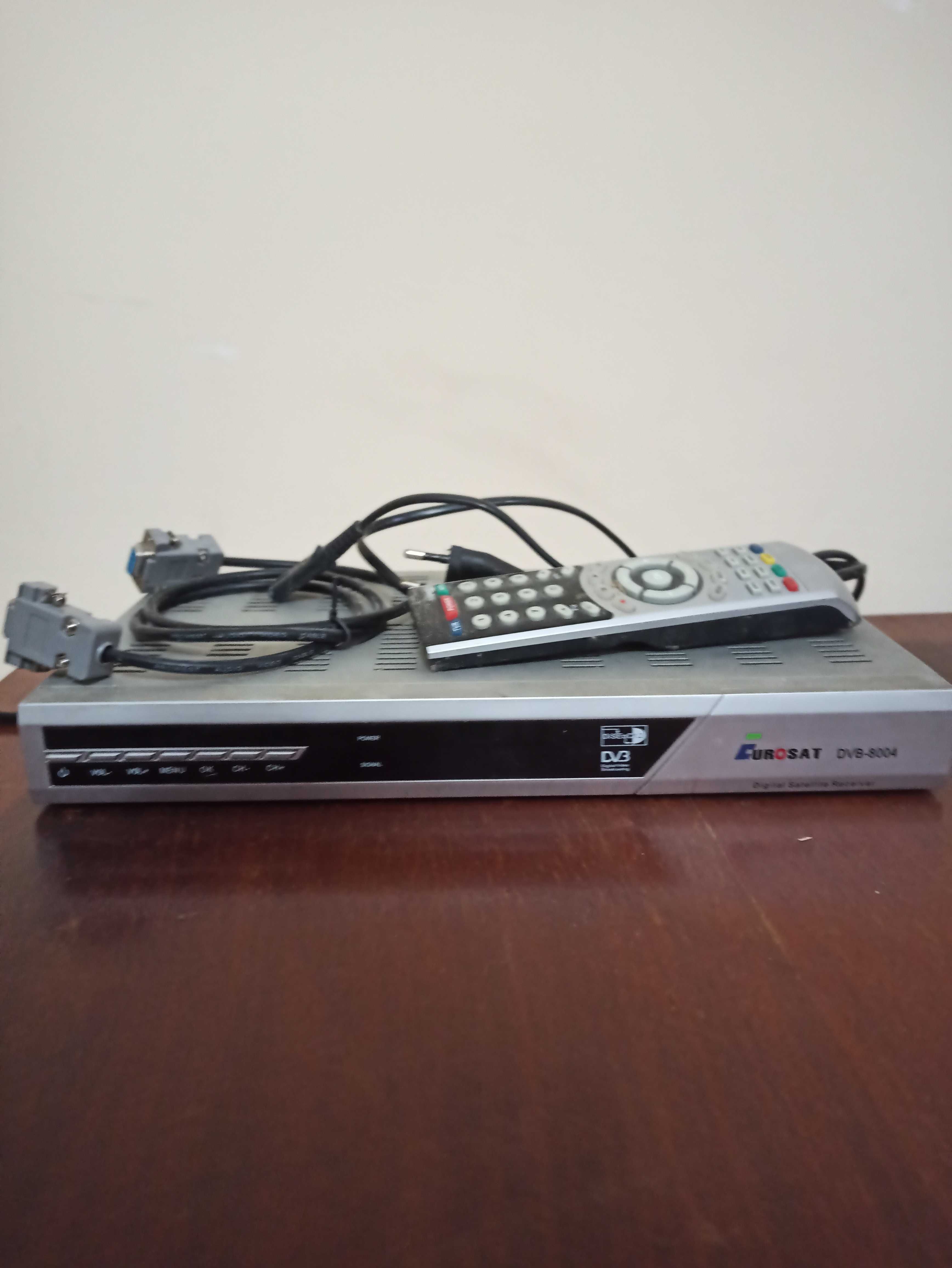 Тюнер Eurosat DVD-8004 для супутникового ТБ 2 шт