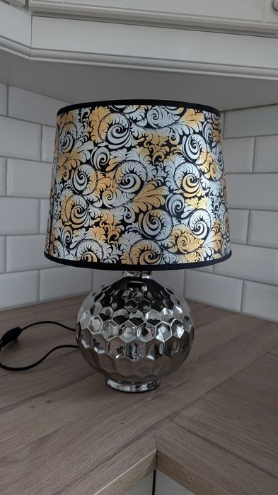 Lampa stołowa srebrno-złota
