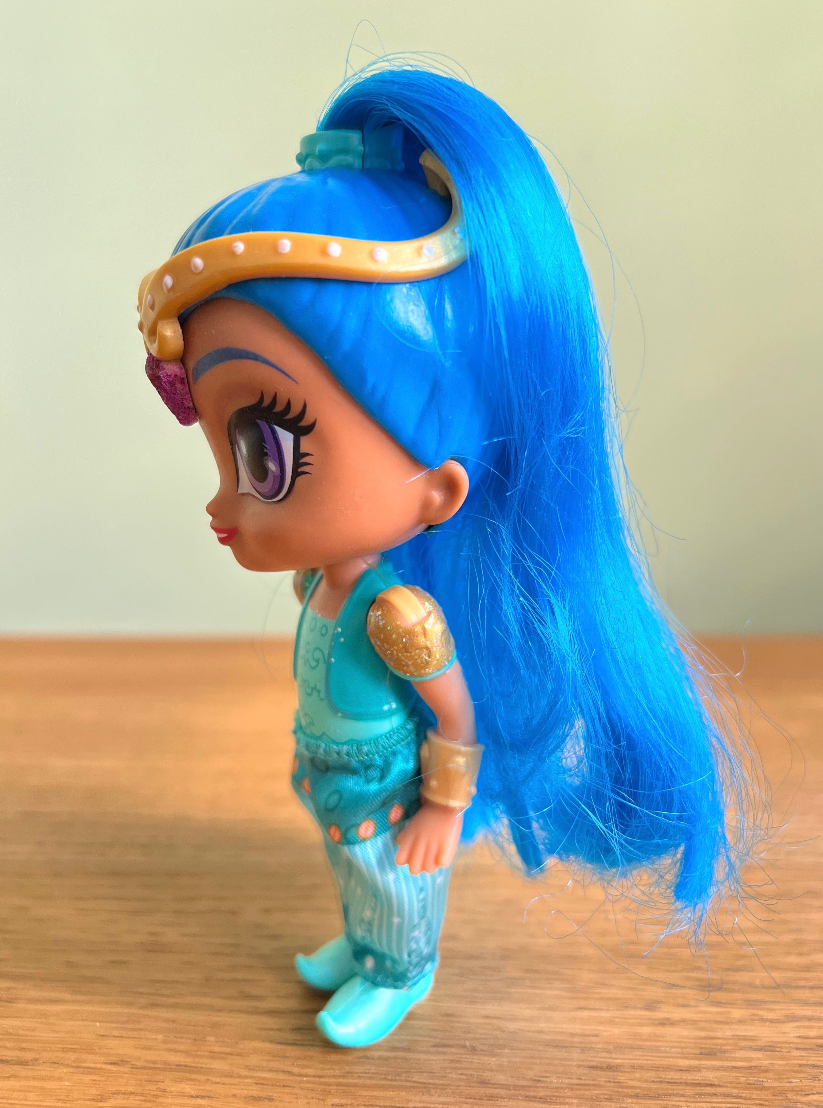 Laleczka SHINE z serialu animowanego "Shimmer i Shine" / MATTEL