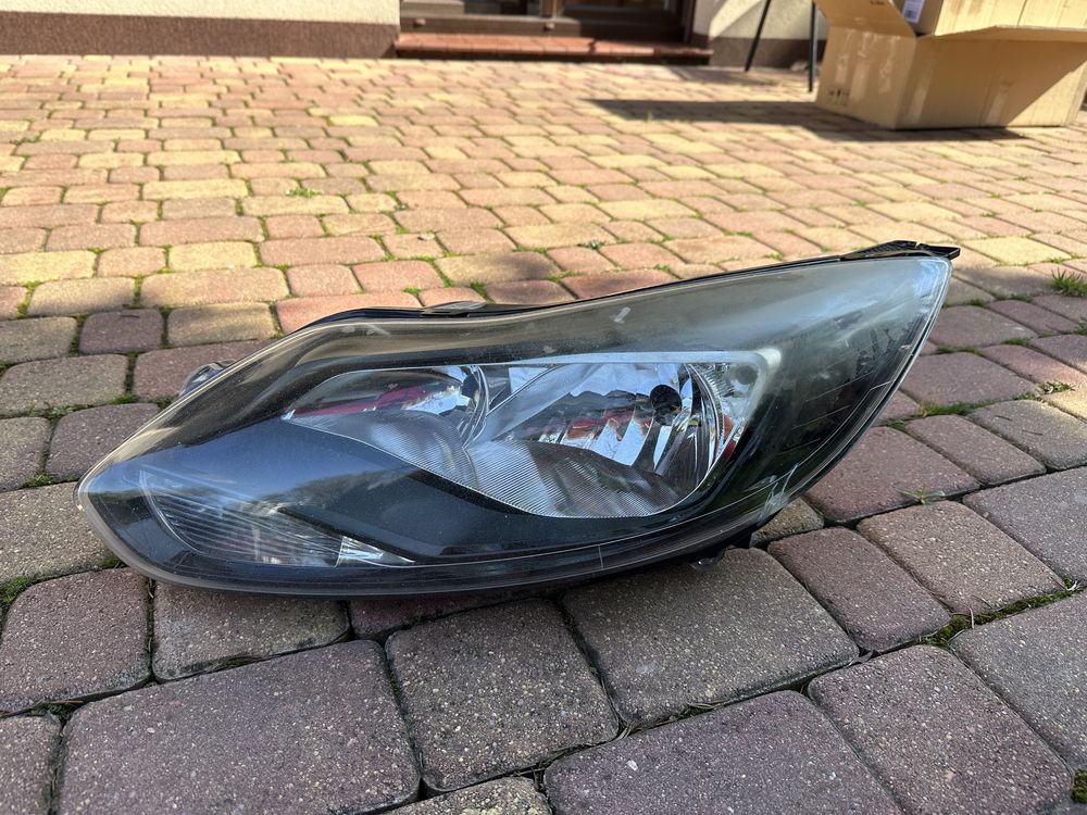 Reflektory lampy przednie Ford Focus MK3 czarne, oe