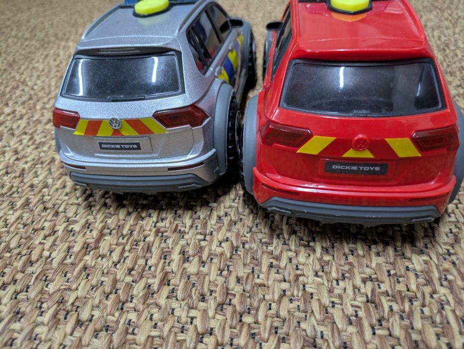 Carrinhos Dickie Toys - Polícia & Bombeiros com Luzes e Som