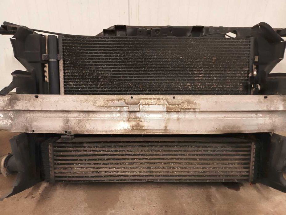 Pas przedni chłodnica wzmocnienie belka AUDI A4 B8 1.8 2.0 TDI TFSI